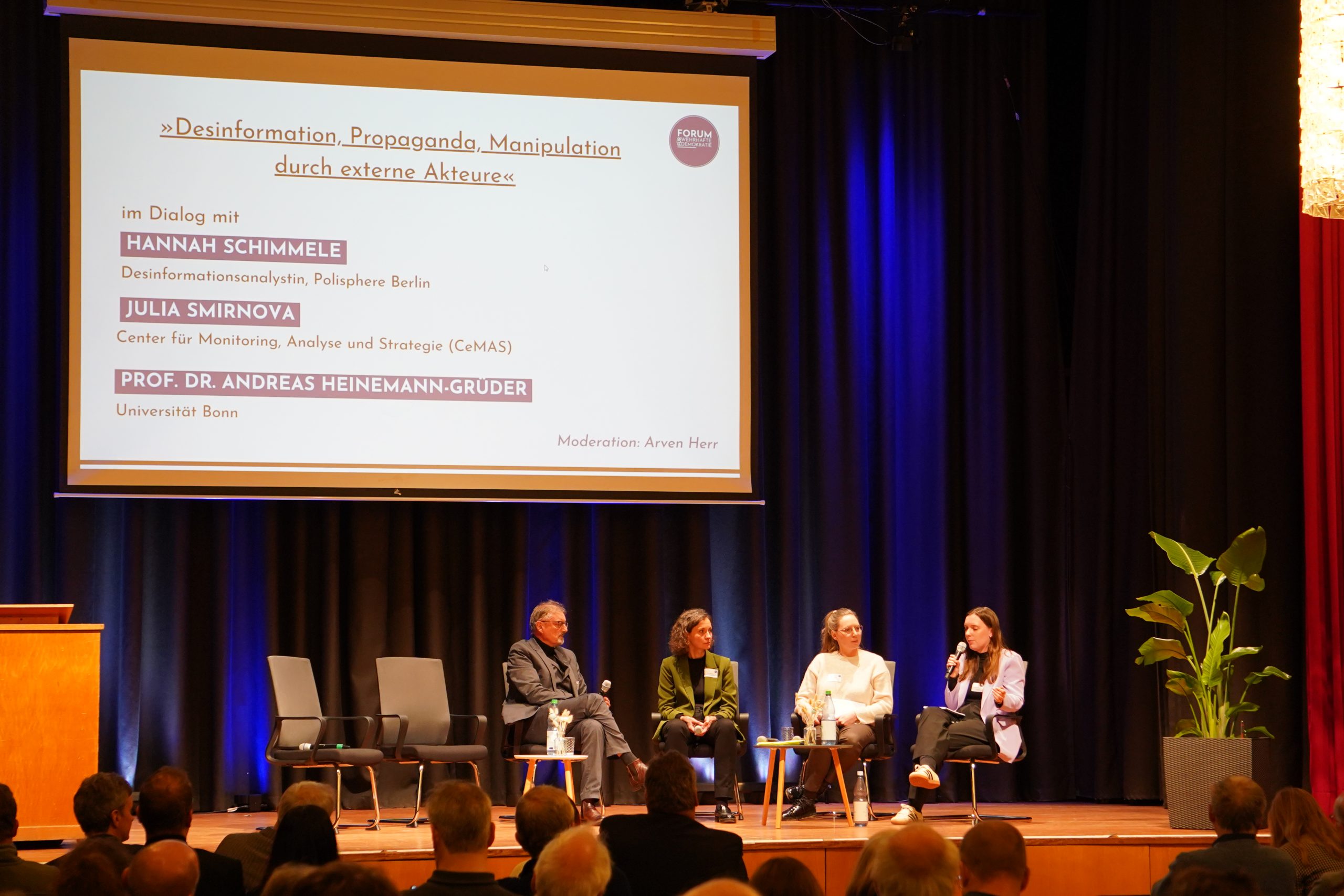 Im Fadenkreuz der Manipulation: Was externe Akteure mit unserem Informationsraum machen
